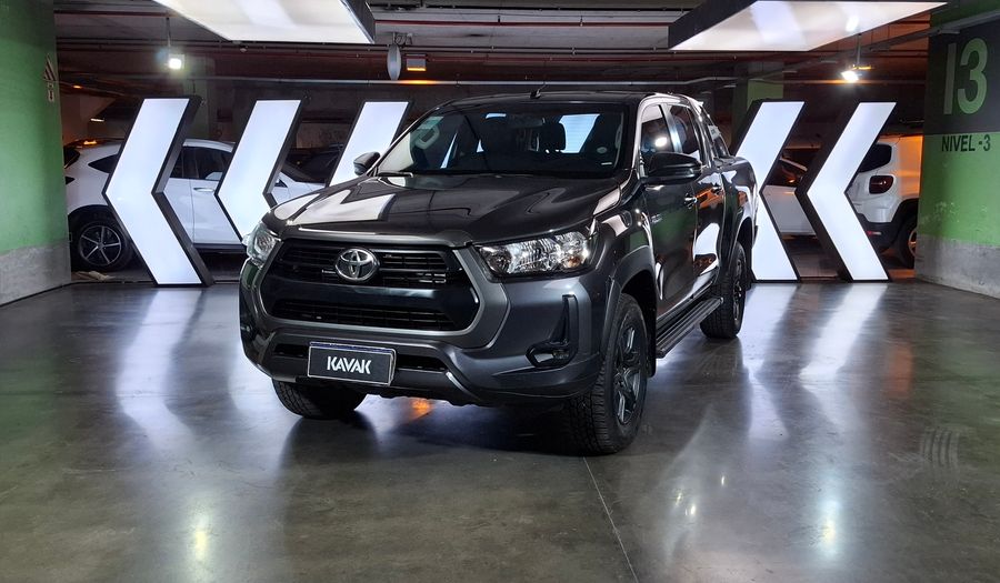 Toyota Hilux 2.8 TDI SR 4WD C/D Pickup 2021