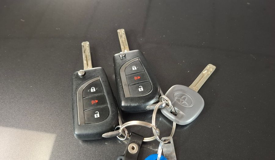 Toyota Hilux 2.8 TDI SR 4WD C/D Pickup 2021