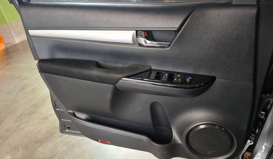 Toyota Hilux 2.8 TDI SR 4WD C/D Pickup 2021