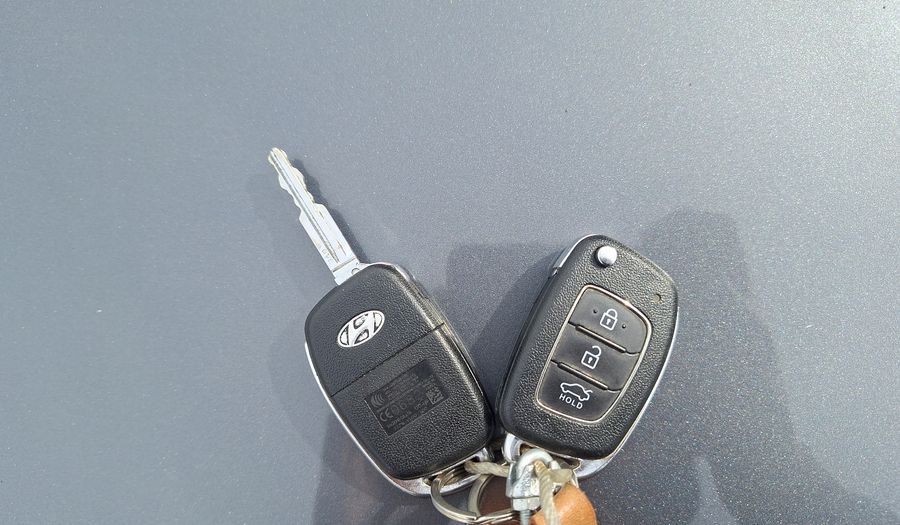 Hyundai Elantra 1.6 AUTO GLS 2AB AC ABS Sedan 2017