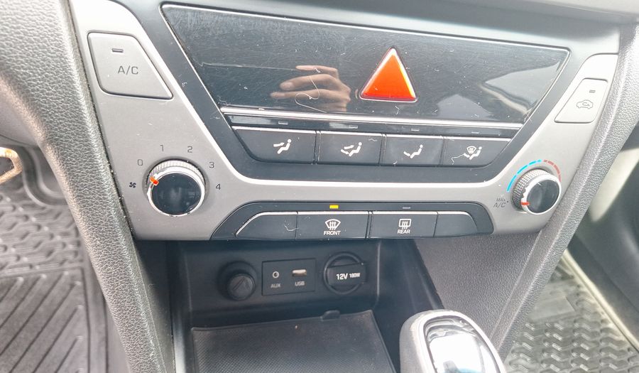 Hyundai Elantra 1.6 AUTO GLS 2AB AC ABS Sedan 2017