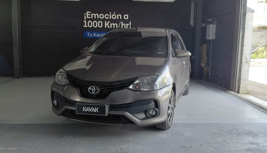 Toyota • Etios