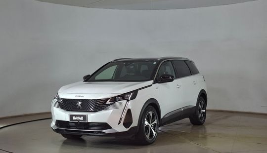 Peugeot • 5008