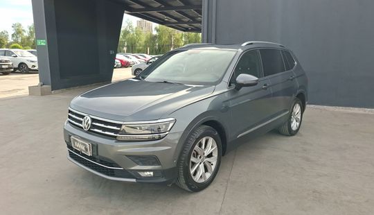 Volkswagen • Tiguan