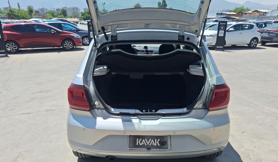 Volkswagen Gol 1.6 HIGHLINE Hatchback 2021