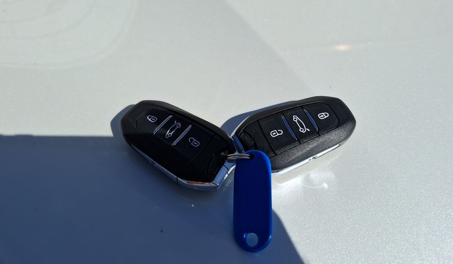 Peugeot 208 1.6L FELINE TIPTRONIC Hatchback 2024