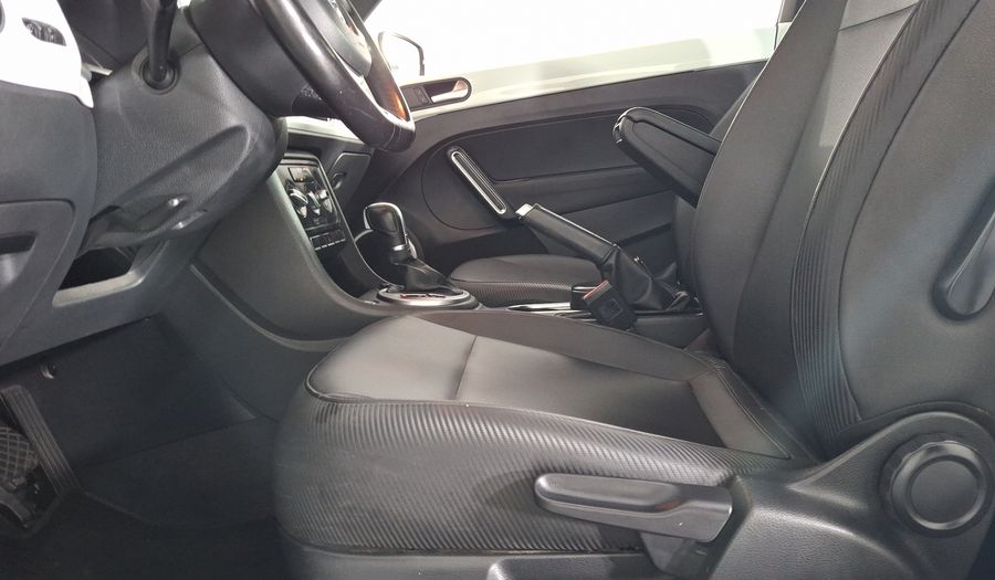 Volkswagen Beetle 2.5 SPORTLINE TIPTRONIC Hatchback 2016