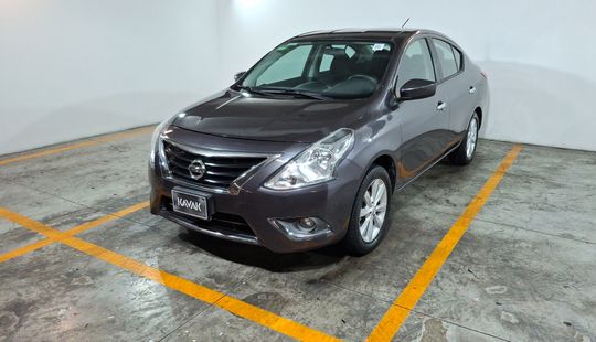 Nissan • Versa