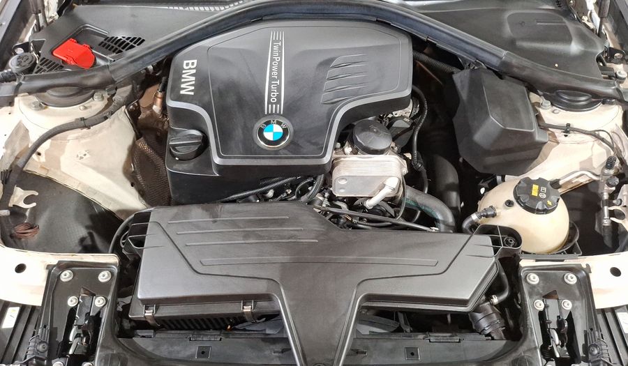 Bmw Serie 3 2.0 320IA SPORT LINE Sedan 2015