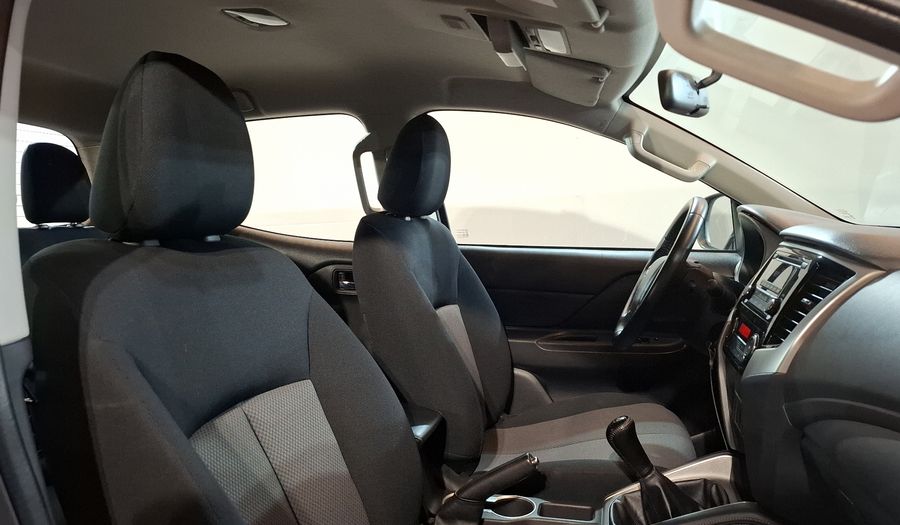 Mitsubishi L200 2.4 GLX GASOLINA Pickup 2024