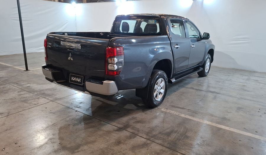 Mitsubishi L200 2.4 GLX GASOLINA Pickup 2024