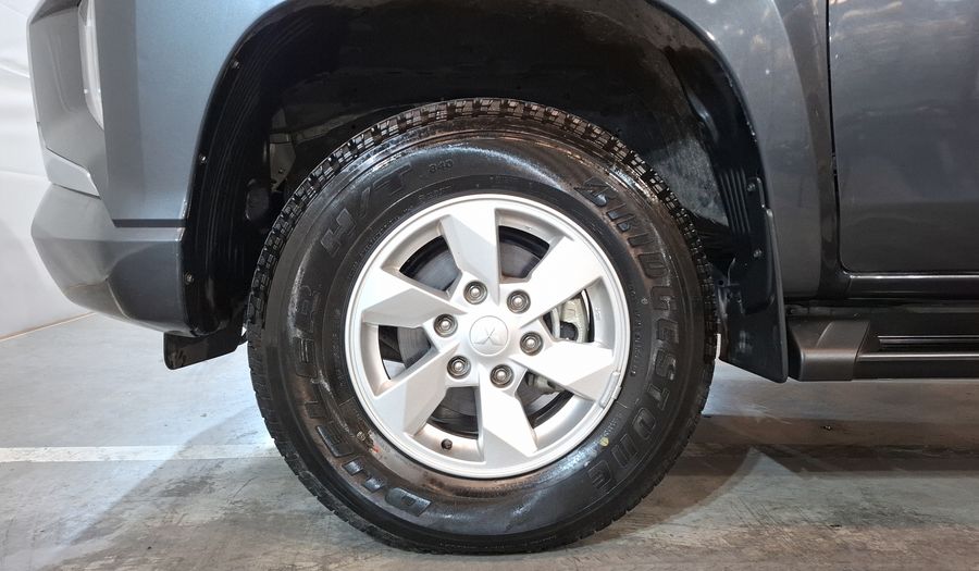 Mitsubishi L200 2.4 GLX GASOLINA Pickup 2024