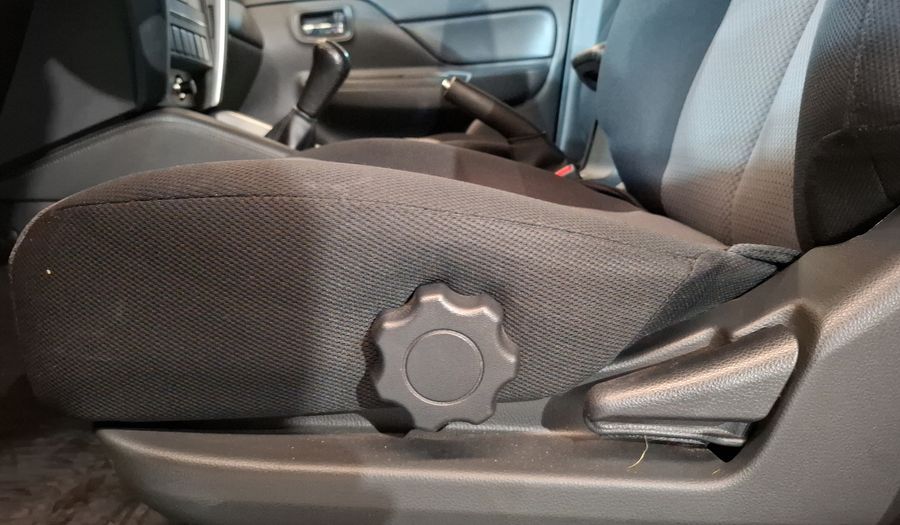 Mitsubishi L200 2.4 GLX GASOLINA Pickup 2024