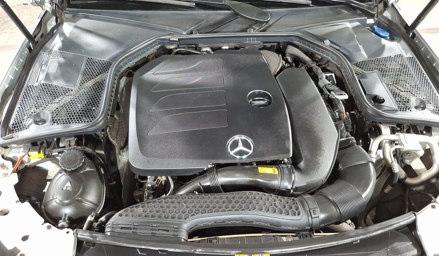 Mercedes Benz Clase C 2.0 200 EXCLUSIVE AUTO Sedan 2020