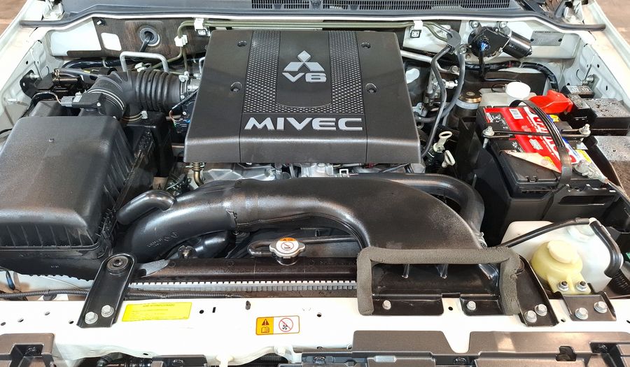 Mitsubishi Montero 3.8 LIMITED Suv 2017