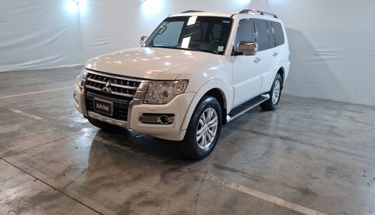 Mitsubishi • Montero