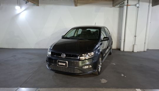 Volkswagen • Vento