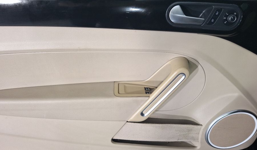 Volkswagen Beetle 2.5 SPORT MT Hatchback 2016