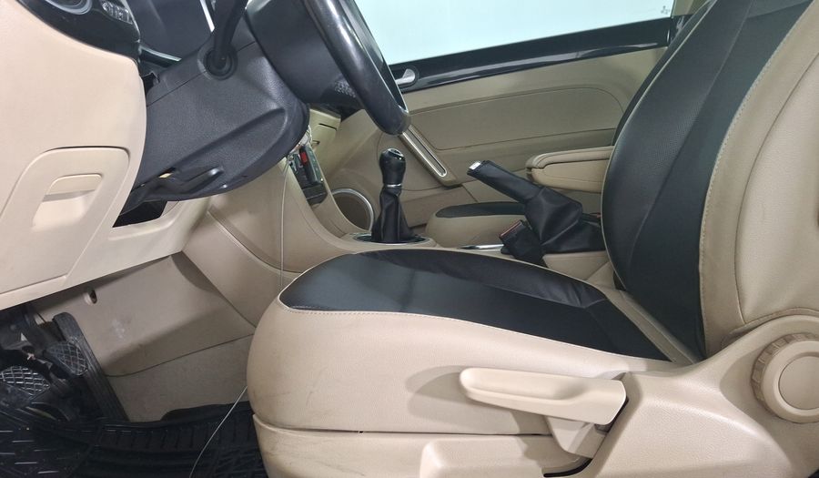 Volkswagen Beetle 2.5 SPORT MT Hatchback 2016