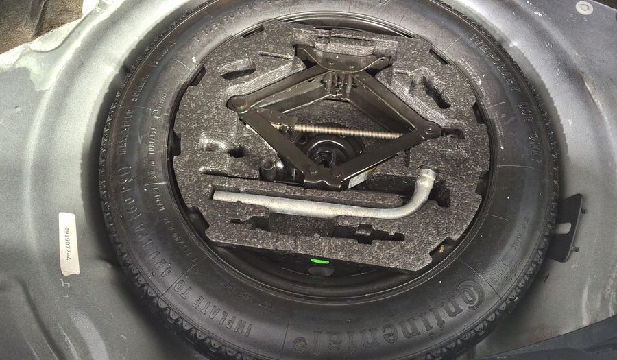 Volkswagen Beetle 2.5 SPORT MT Hatchback 2016