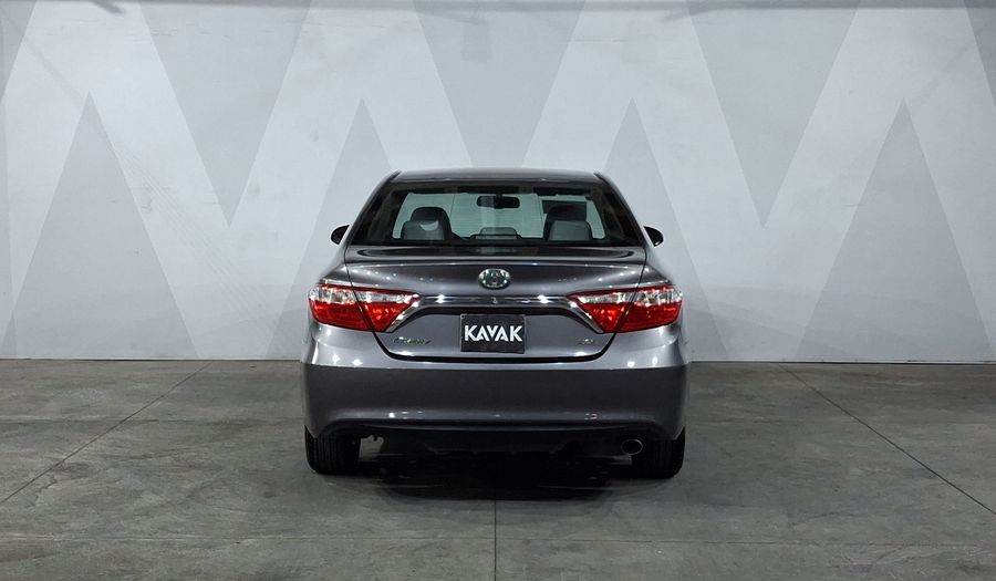 Toyota Camry 2.5 XLE L4 6AT Sedan 2016