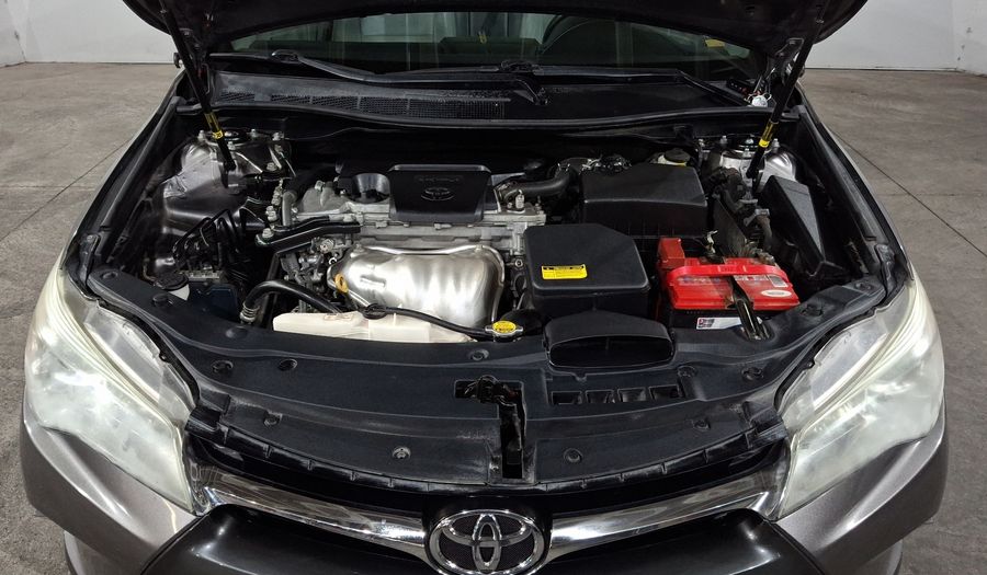 Toyota Camry 2.5 XLE L4 6AT Sedan 2016