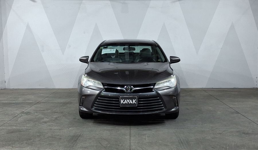 Toyota Camry 2.5 XLE L4 6AT Sedan 2016