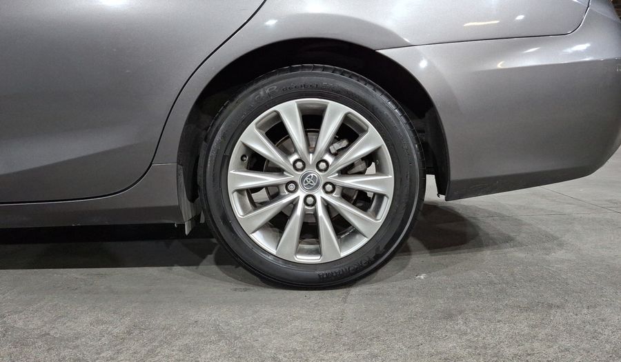 Toyota Camry 2.5 XLE L4 6AT Sedan 2016