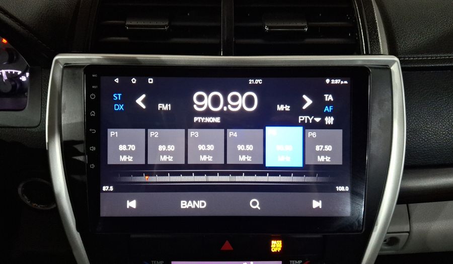 Toyota Camry 2.5 XLE L4 6AT Sedan 2016