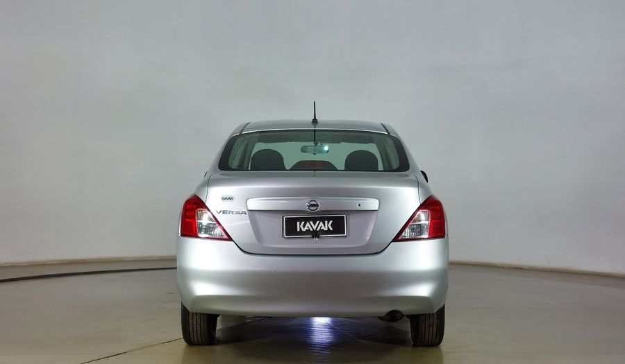 Nissan Versa 1.6 SENSE Sedan 2012