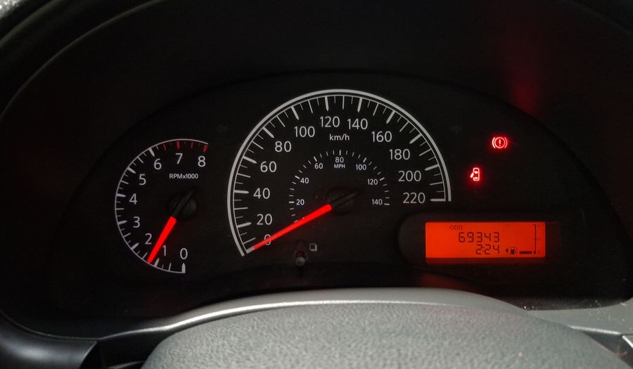 Nissan Versa 1.6 SENSE Sedan 2012