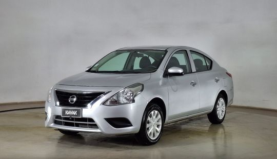 Nissan • Versa
