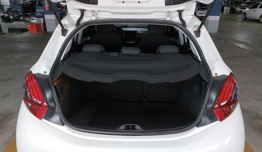 Peugeot 208 GRIFFE Hatchback 2017