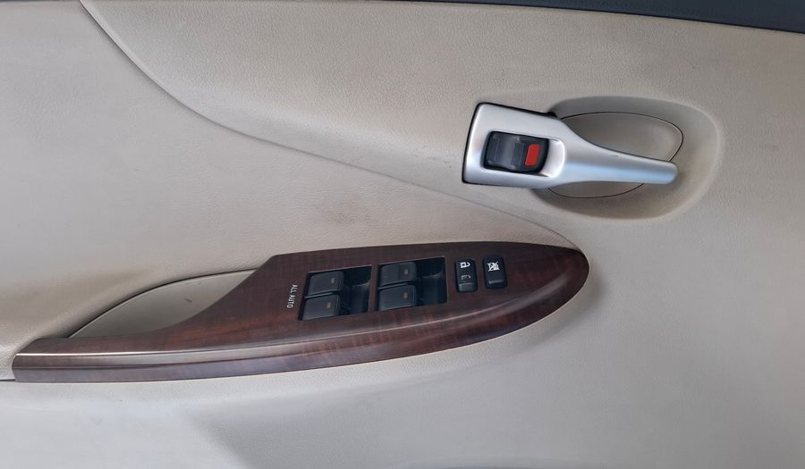 Toyota Corolla 1.8 SE-G MANUAL Sedan 2011