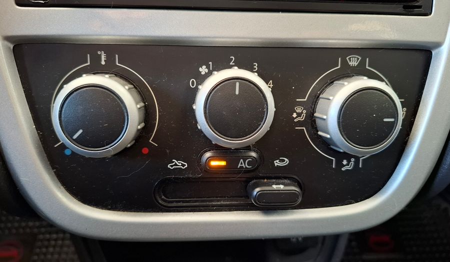 Volkswagen Gol Trend 1.6 PACK I Hatchback 2012