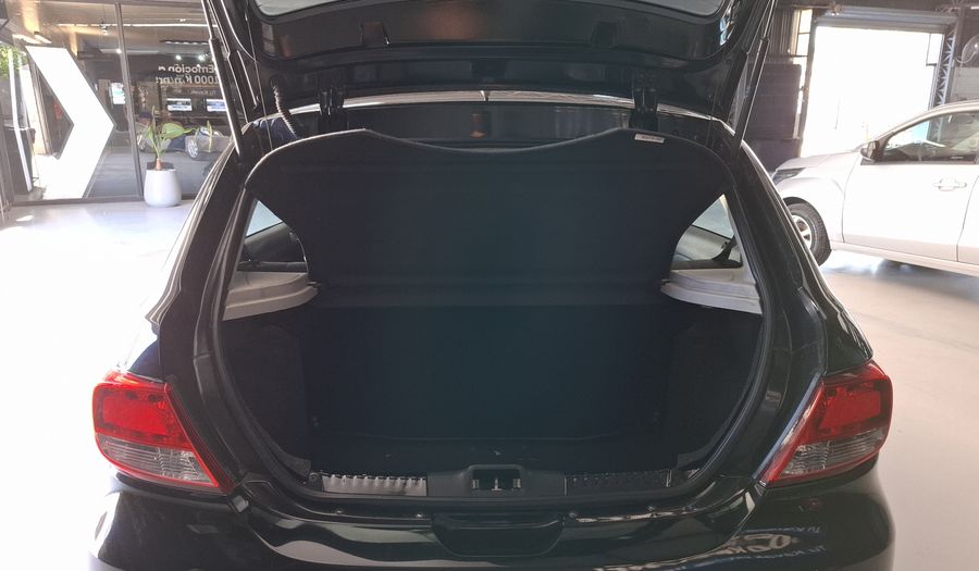 Volkswagen Gol Trend 1.6 PACK I Hatchback 2012