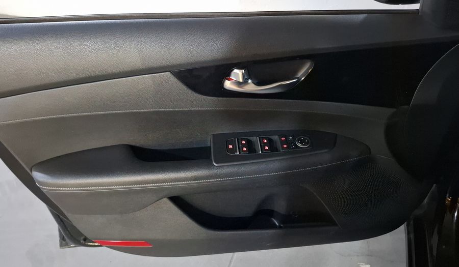 Kia Forte 2.0 EX IVT Hatchback 2021