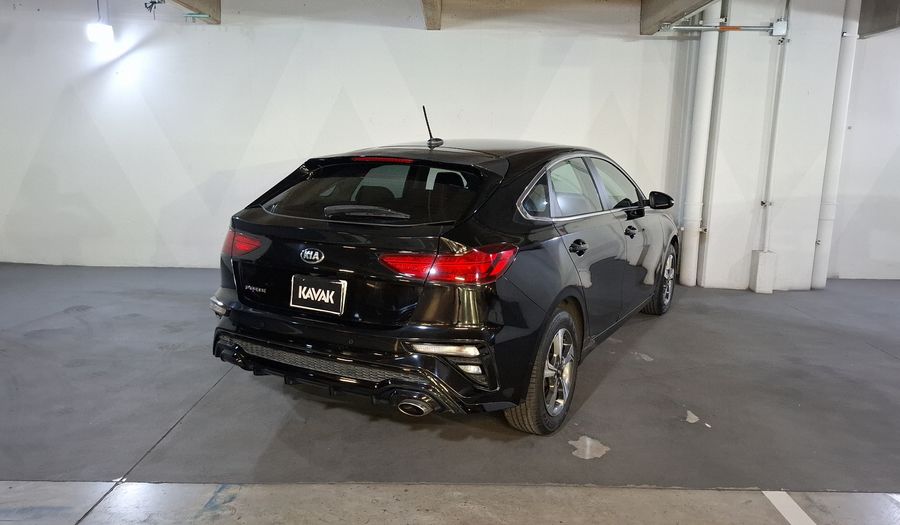 Kia Forte 2.0 EX IVT Hatchback 2021