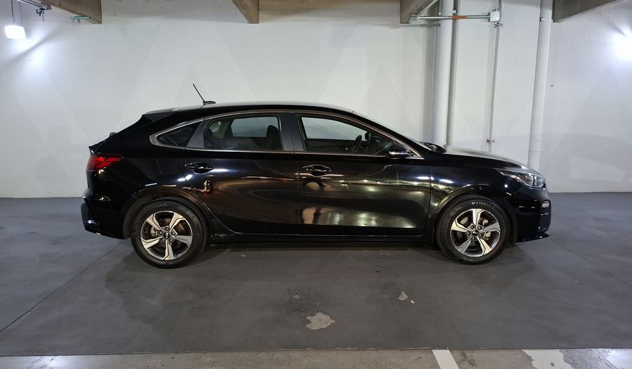Kia Forte 2.0 EX IVT Hatchback 2021