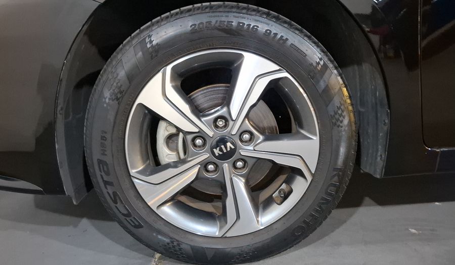 Kia Forte 2.0 EX IVT Hatchback 2021