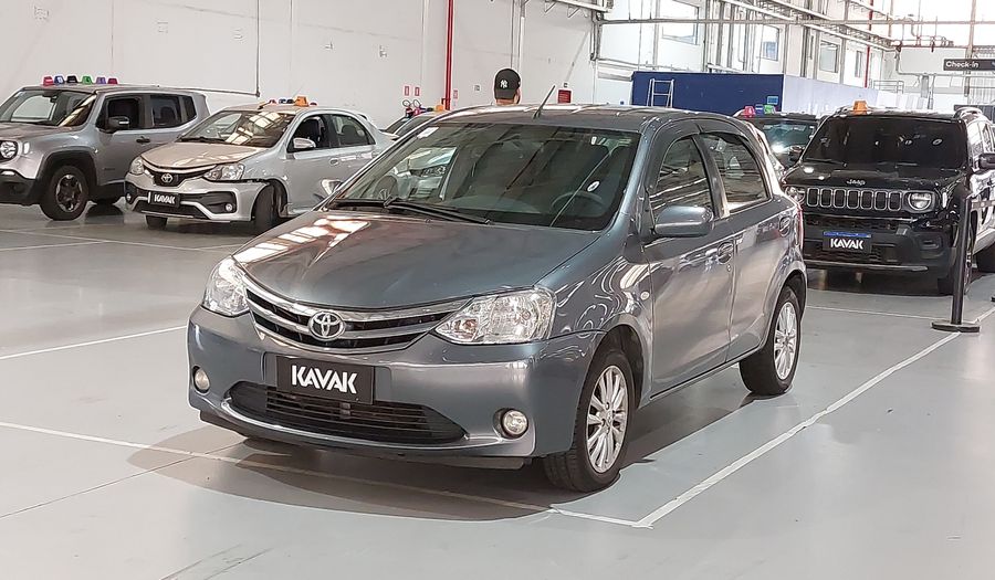 Toyota Etios XLS Hatchback 2013
