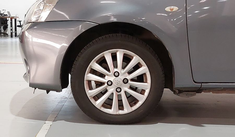 Toyota Etios XLS Hatchback 2013