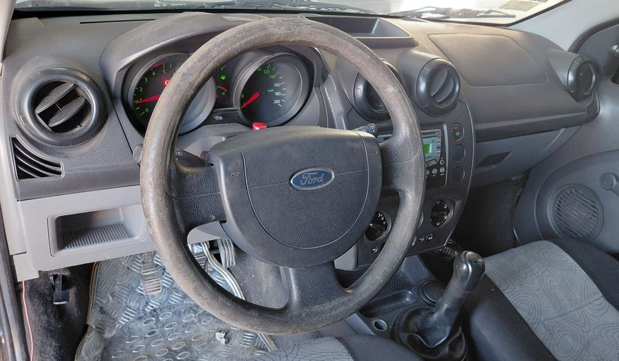 Ford Fiesta FIESTAMAX 1.6 AMBIENTE MP3 Sedan 2010