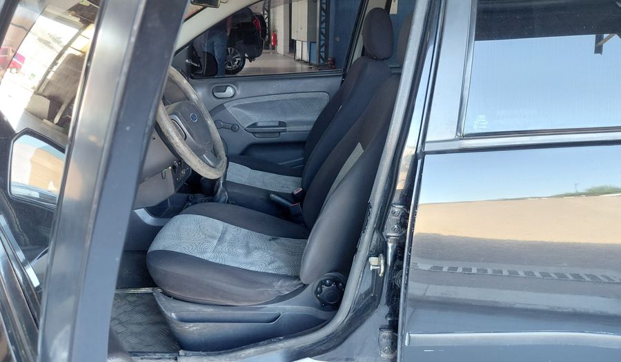 Ford Fiesta FIESTAMAX 1.6 AMBIENTE MP3 Sedan 2010