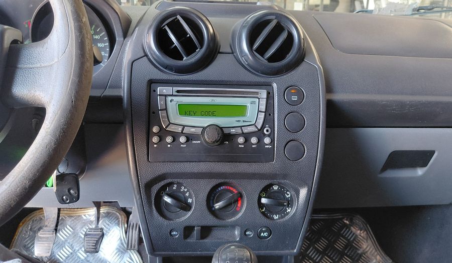 Ford Fiesta FIESTAMAX 1.6 AMBIENTE MP3 Sedan 2010