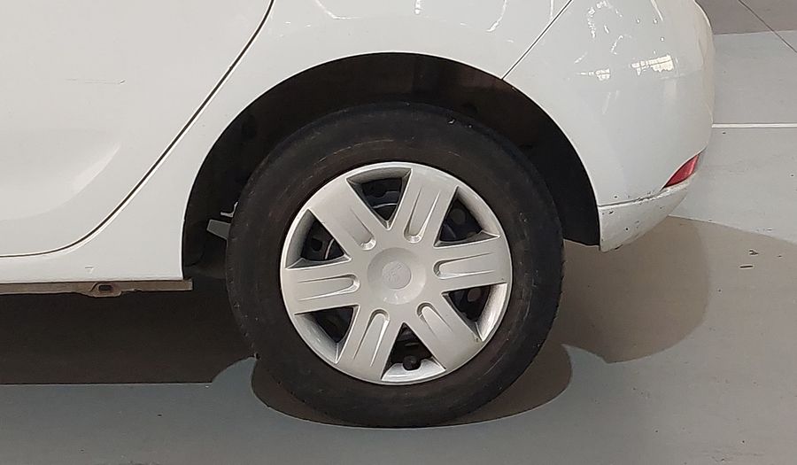 Renault Sandero AUTHENTIQUE Hatchback 2016