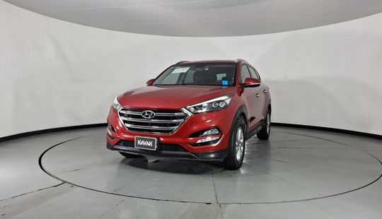 2018 • 92,276 km • Automático