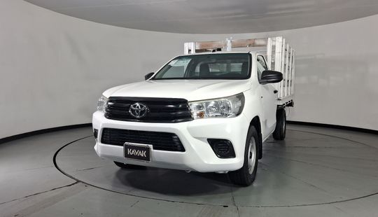 Toyota • Hilux