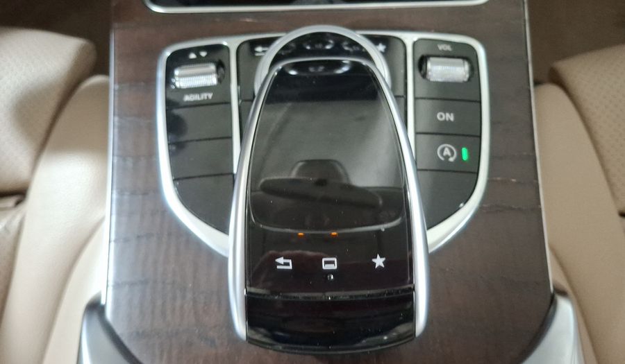 Mercedes Benz Clase C 2.0 200 CGI EXCLUSIVE AT Sedan 2015