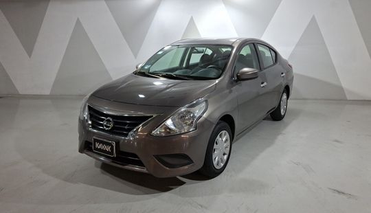 Nissan • Versa